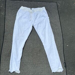 Venti NWOT White Stretch Drawstring Legging Pant. Raw Bottom. Size S Super Soft.